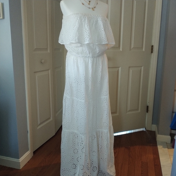 Michael Michael Kors White Eyelet Tiered Maxi Dress OX - Picture 4 of 15